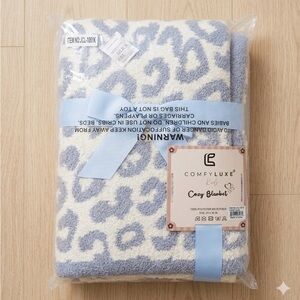 KIDS/BABY BLUE/WHITE LEOPARD PRINT LUXURY SOFT THROW BLANKET - 29"L x 35"W